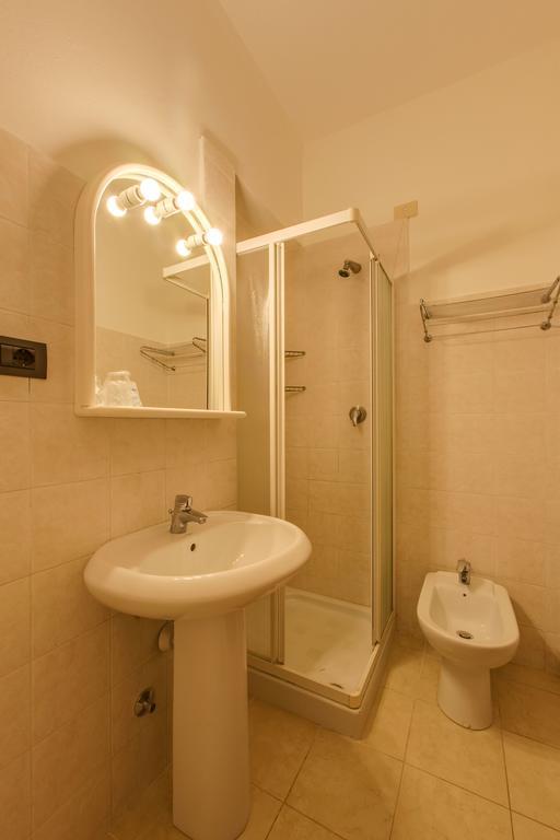 Hotel Del Golfo - Dependance Procchio  Bilik gambar