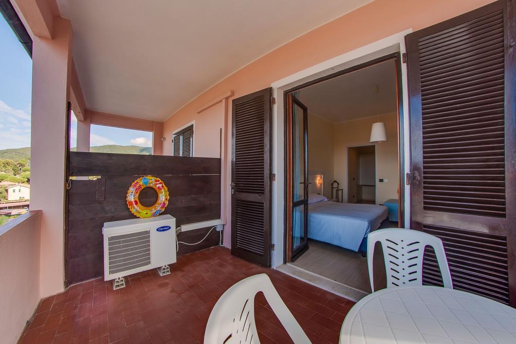 Hotel Del Golfo - Dependance Procchio  Bilik gambar
